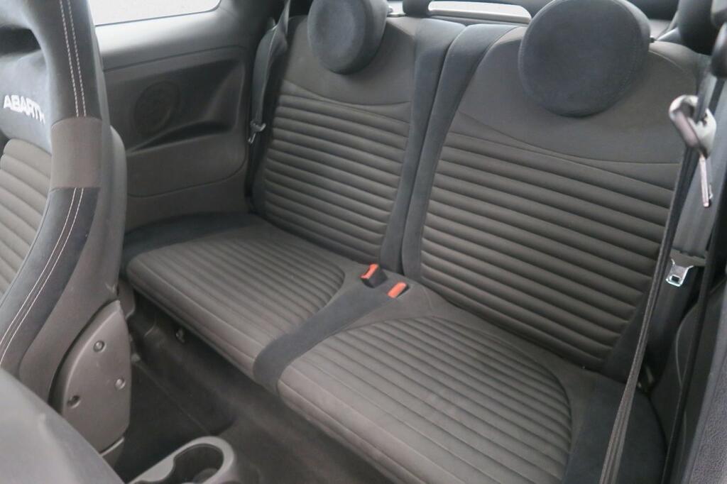 Abarth 500 695C 1.4 T-JET 180 CV 2P 18