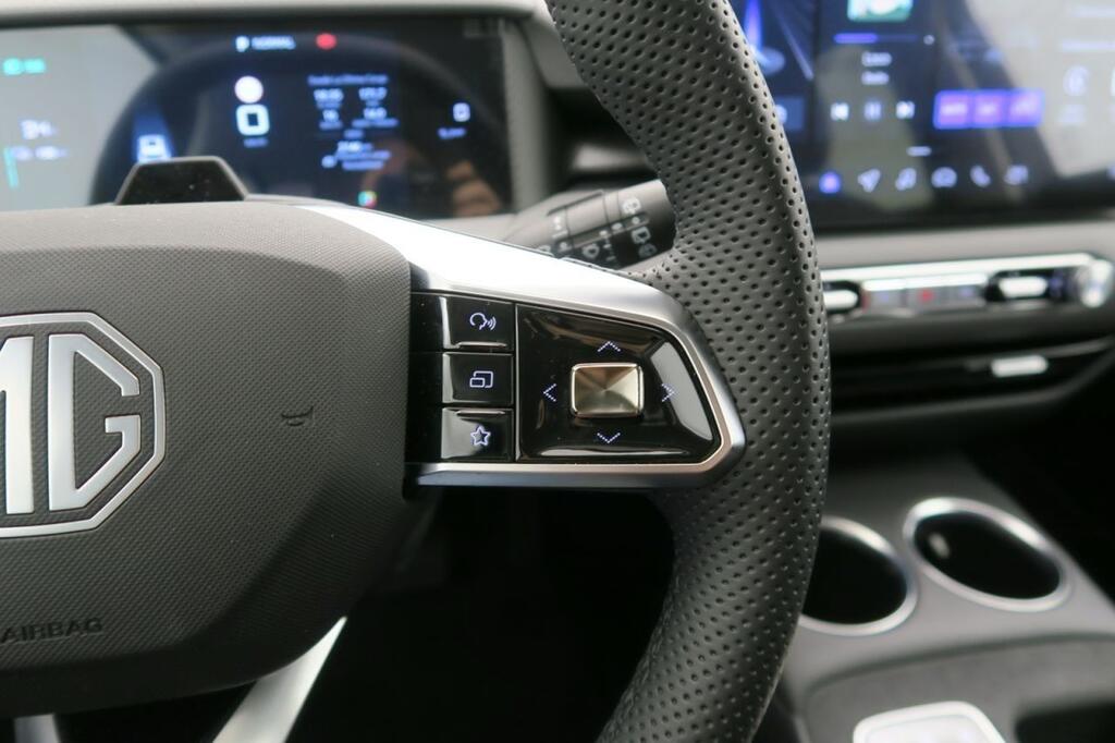 MG S5 MGS5 LUXURY EV 64KWH 204 CV 14