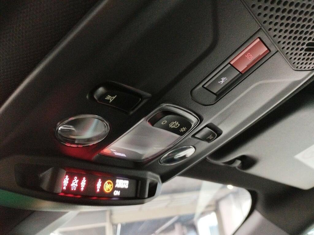 Peugeot 2008 ALLURE PACK ELECTRIC 136 CV 5P 8