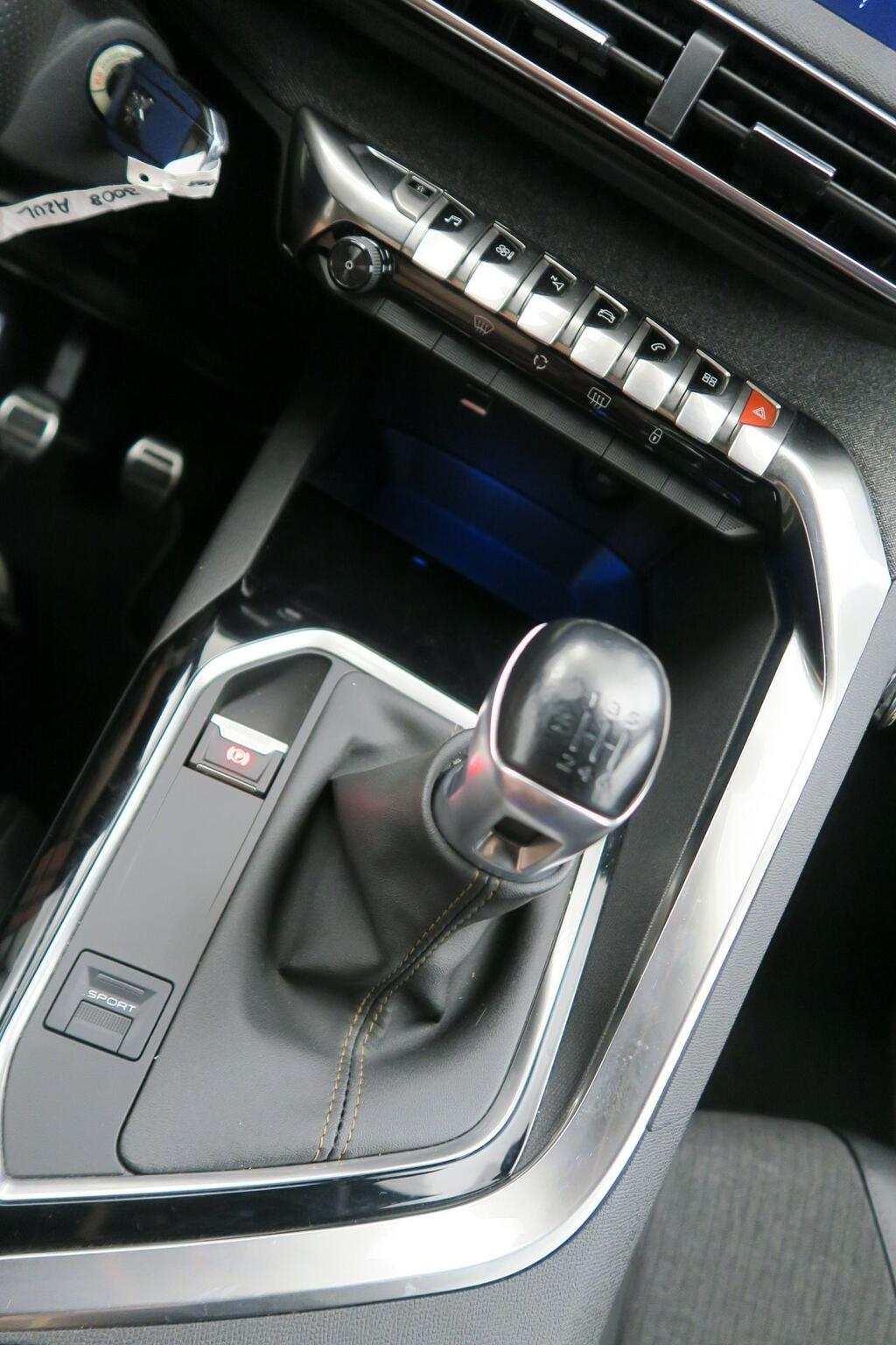 Peugeot 3008 GT LINE 1.2 PURETECH 130CV S&S 6VEL MAN 5P 10