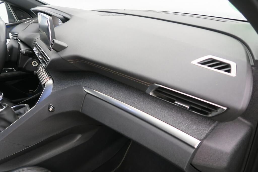 Peugeot 3008 GT LINE 1.2 PURETECH 130CV S&S 6VEL MAN 5P 14