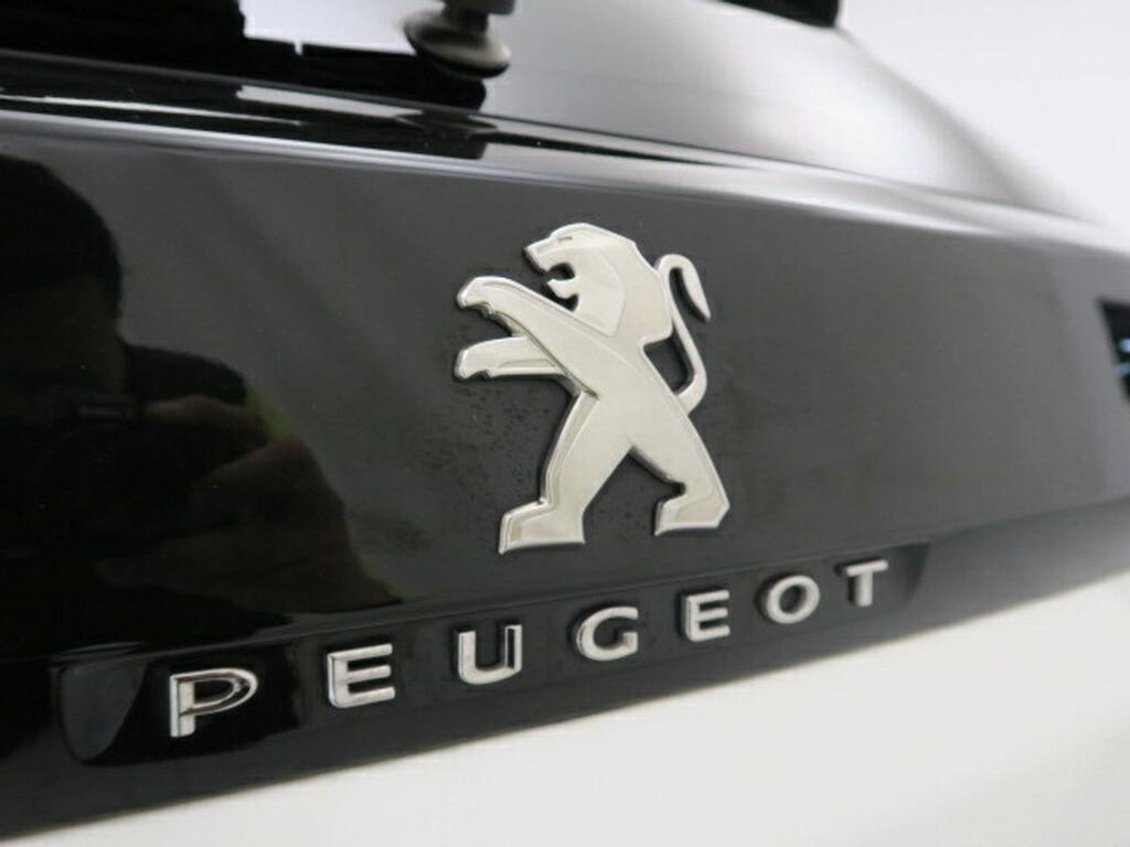Peugeot 3008 GT LINE 1.2 PURETECH 130CV S&S AUTO 5P 22