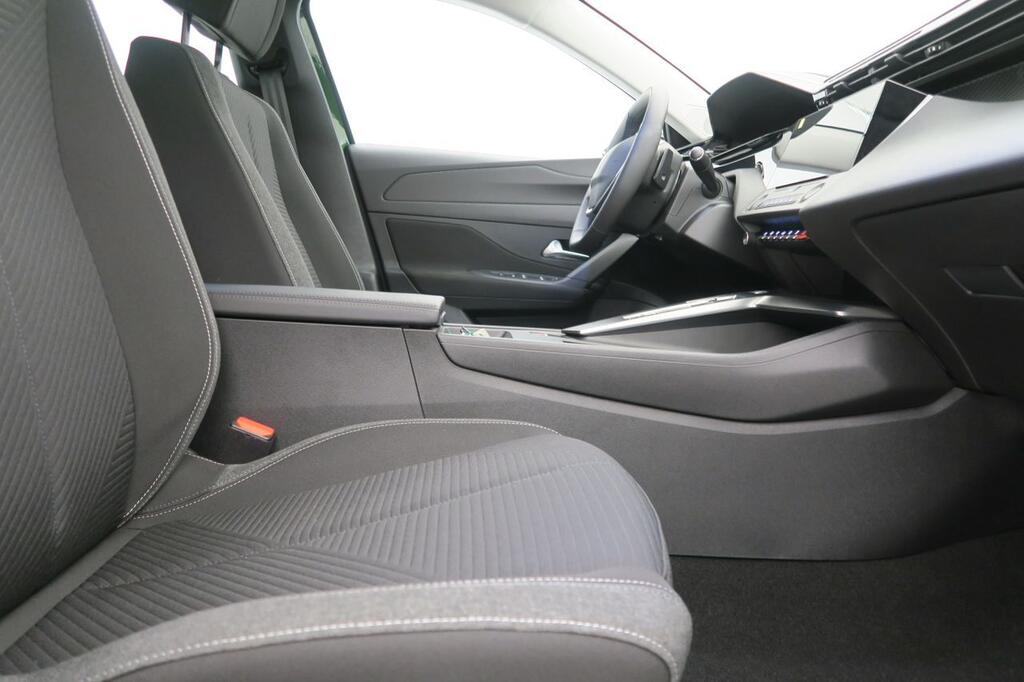 Peugeot 308 5p Active Pack PLUG-IN HYBRID 180 e-EAT8 14