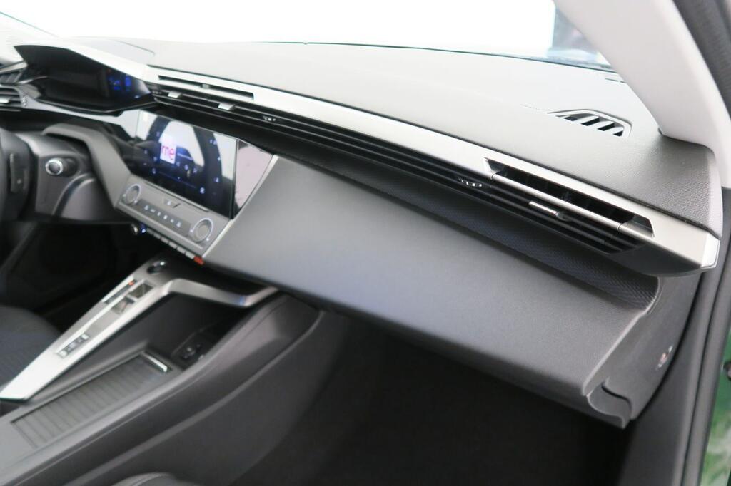 Peugeot 308 ACTIVE 1.6 PLUG-IN HYBRID 180CV E-EAT8 5P 14