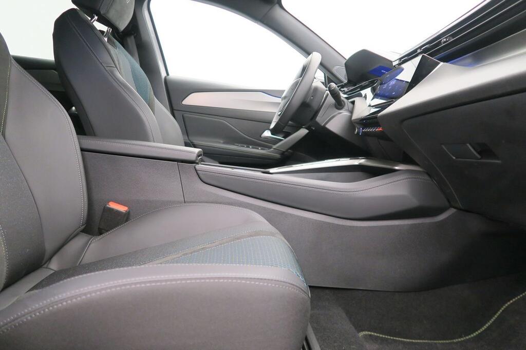 Peugeot 308 FIRST EDITION ELECTRICO 54KWH 115KW 156CV 5P 12