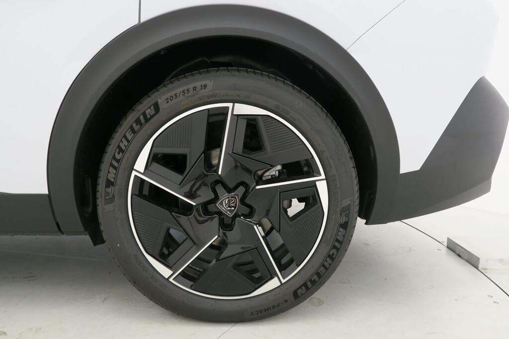 Peugeot 408 GT PLUG-IN HYBRID 180 E-EAT8 23