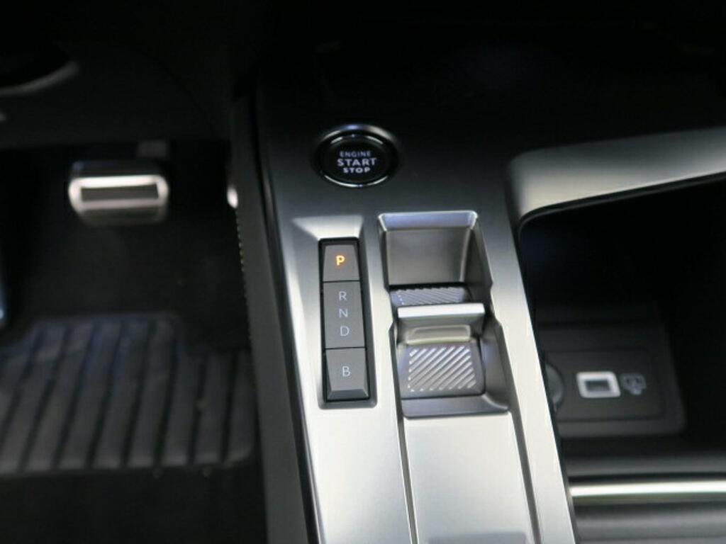 Peugeot 408 GT 1.6 HYBRID AUTO 224 CV 5P 10