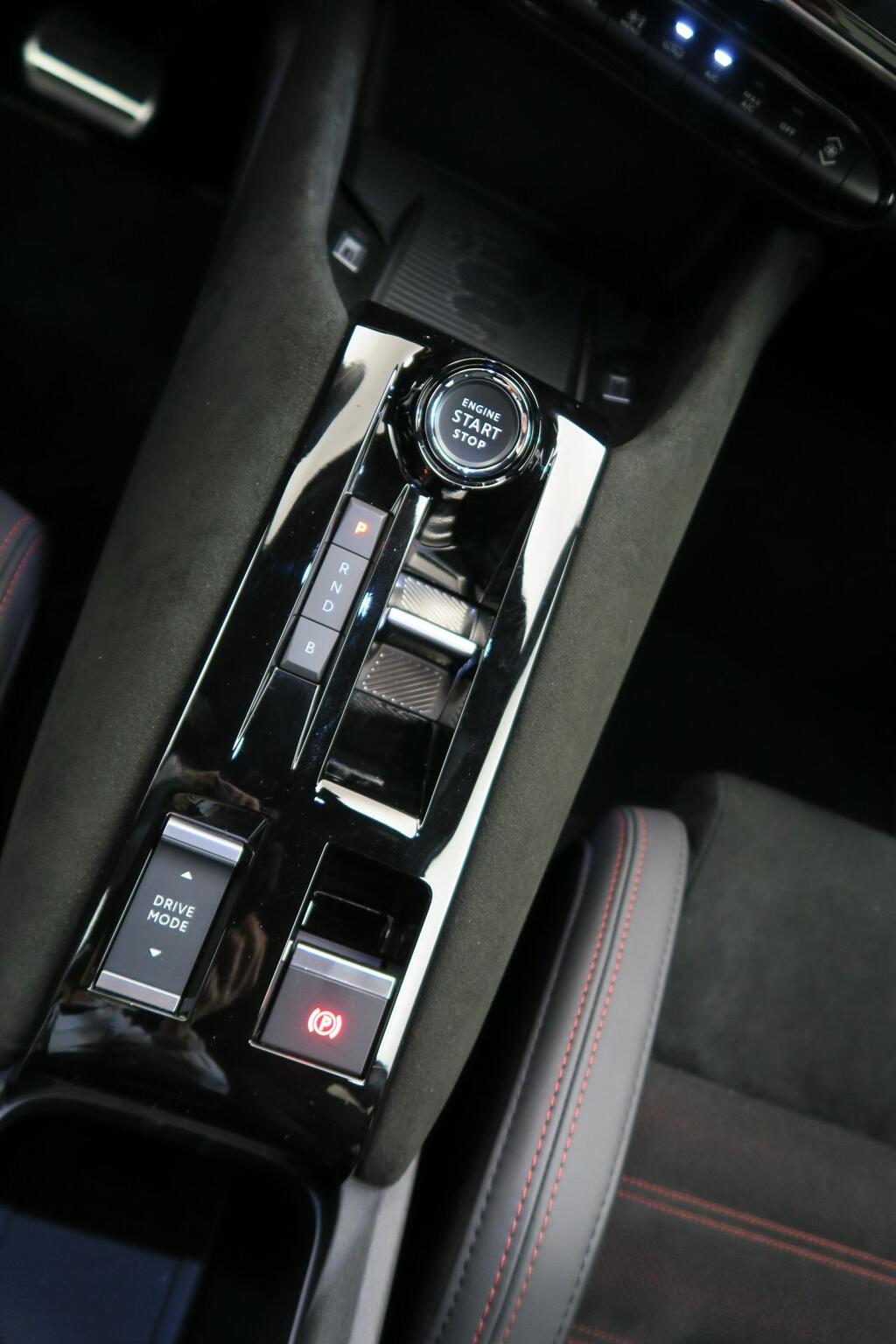 Alfa Romeo Junior VELOCE BEV 54KWH ELETTRICA 282CV 5P 10