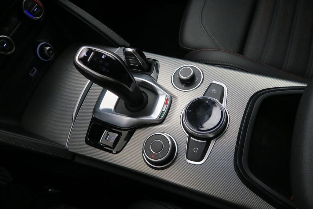 Alfa Romeo Stelvio TRIBUTO ITALIANO 2.2 TDI 210CV Q4 AT8 8
