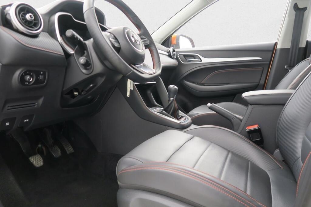 MG ZS SUV 1.5 LUXURY 106 5P 7