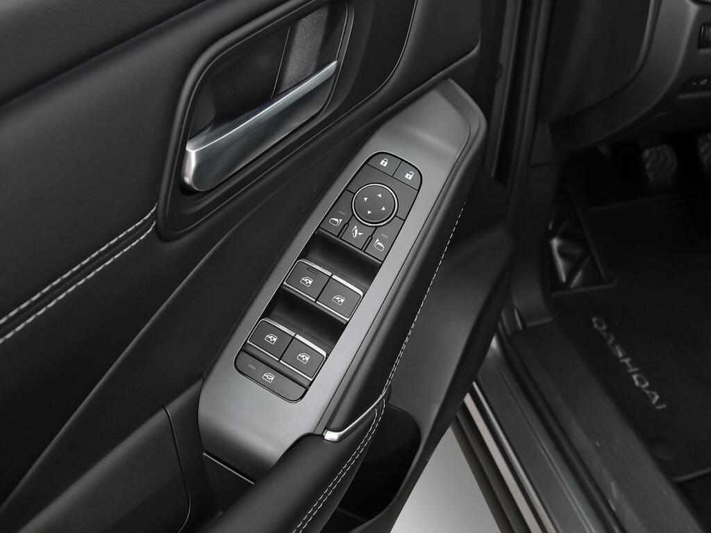 Nissan Qashqai DIG-T 103kW N-Connecta 11