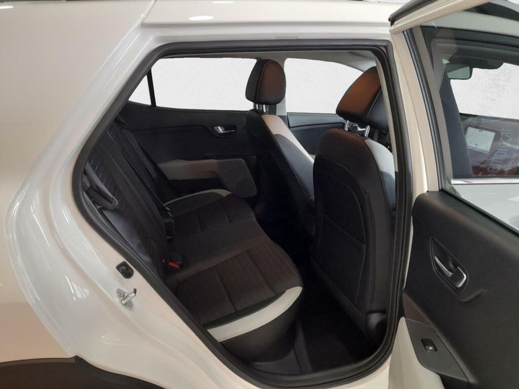 Kia Stonic 1.0 T-GDi 74kW MHEV MT Style Edition 11