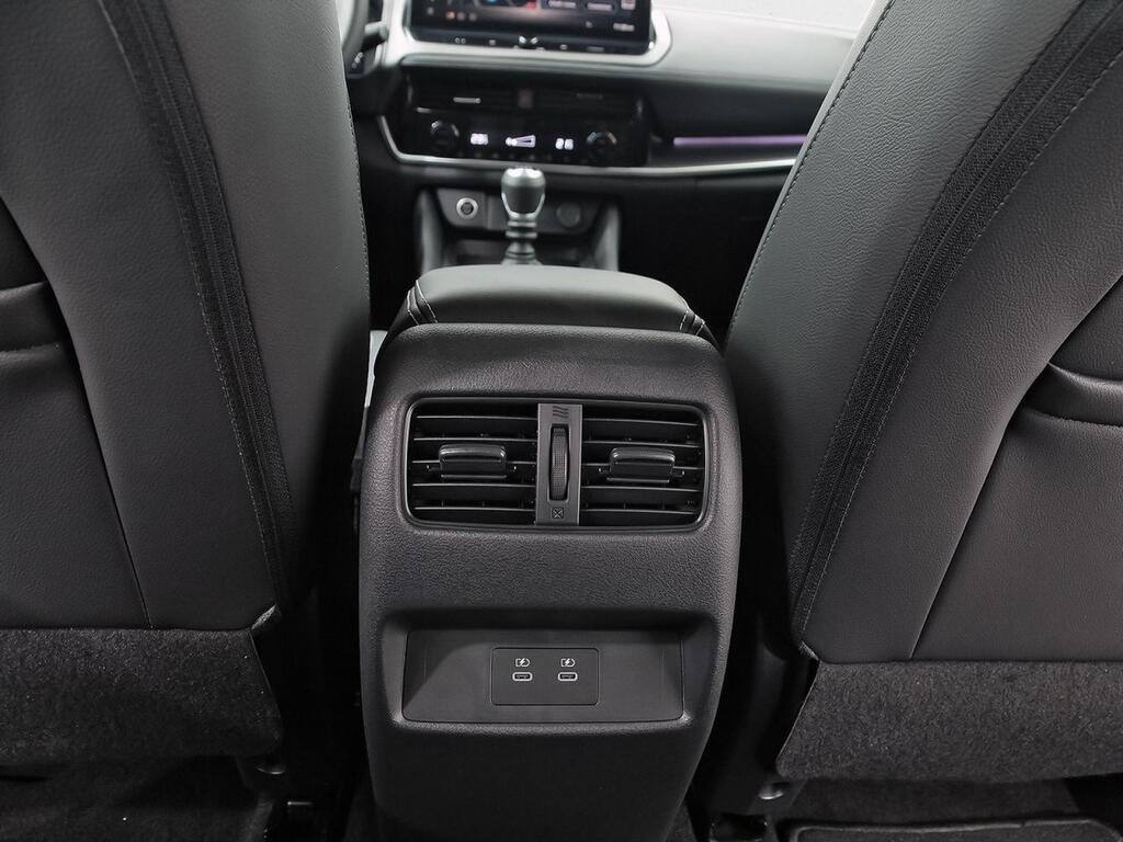 Nissan Qashqai DIG-T 103kW N-Connecta 31