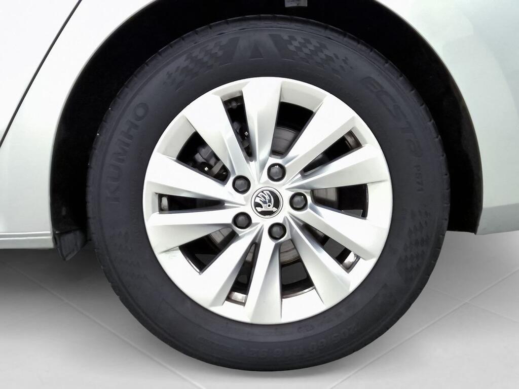 Skoda Octavia Combi 2.0 TDI 85kW (115CV) Design 8