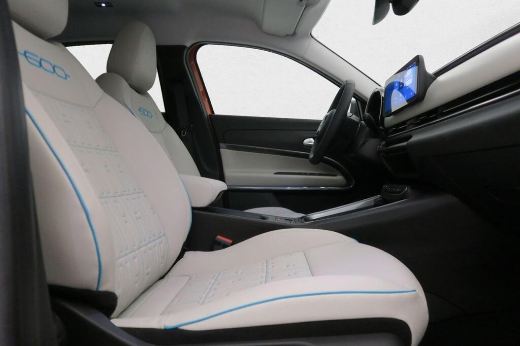 Fiat 600 600e La prima 54kwh 115kw (156cv) 17