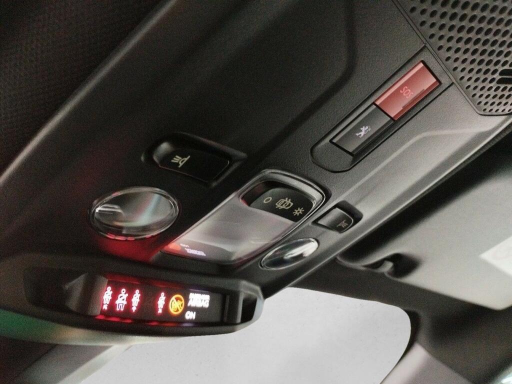 Peugeot 2008 Eléctrico Allure Pack (100kW) 8