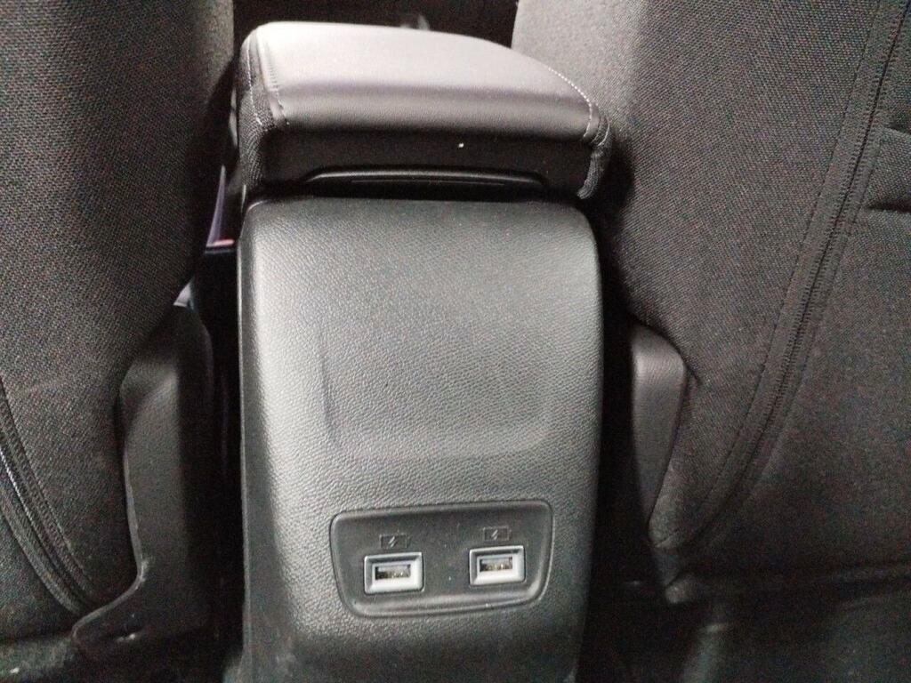 Peugeot 2008 Eléctrico Allure Pack (100kW) 9