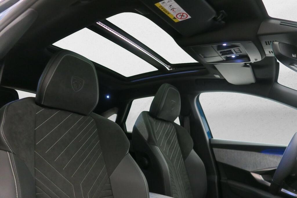 Peugeot 3008 GT Eléctrico 157kW 14