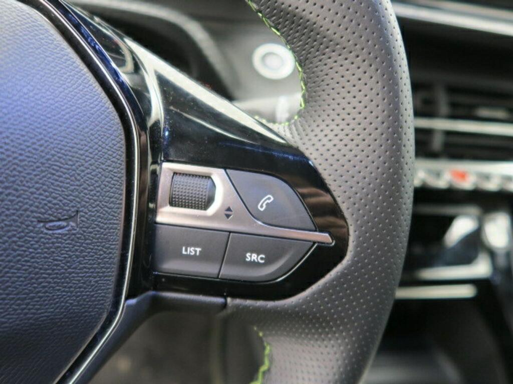 Peugeot 2008 Eléctrico GT 156 (115kW) 9