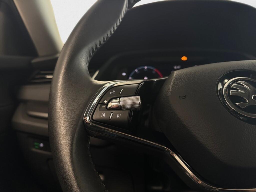 Skoda Octavia Combi 2.0 TDI 85kW Man Ambition Plus 9