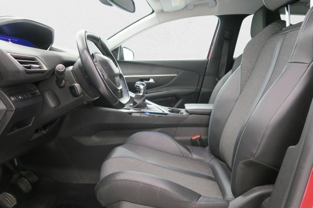 Peugeot 3008 1.2 PureTech 96KW (130CV) S&S Allure 14