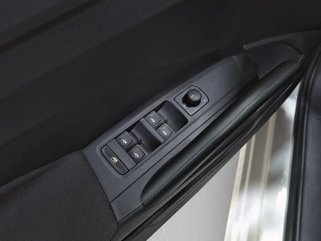 Skoda Fabia 1.0 TSI 70KW (95CV) Ambition 11