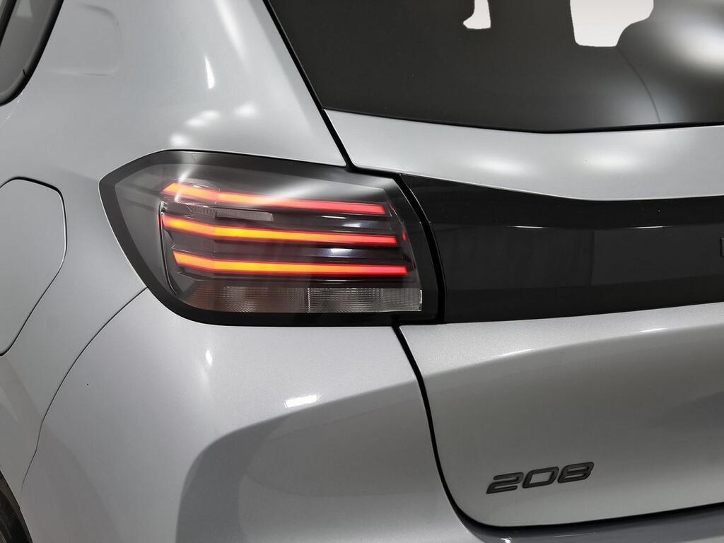 Peugeot 208 Allure Puretech 100 35