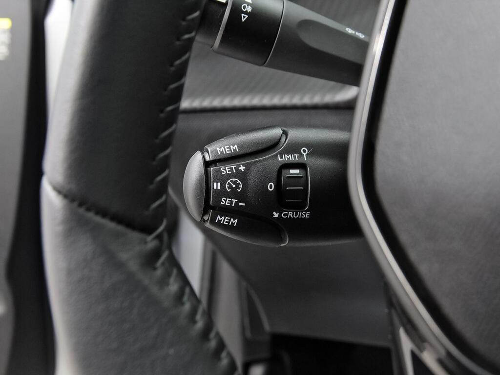 Peugeot 208 Allure Puretech 100 17