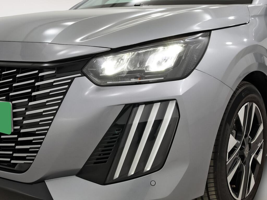 Peugeot 208 Allure Puretech 100 34