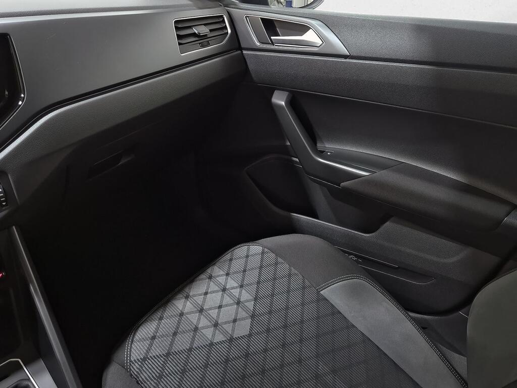 Volkswagen Taigo R-Line 1.0 TSI 81kW (110CV) DSG 33