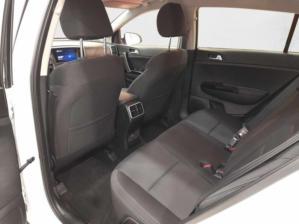 Kia Sportage 1.6 MHEV Black Edition 100kW (136CV) 4x2 13