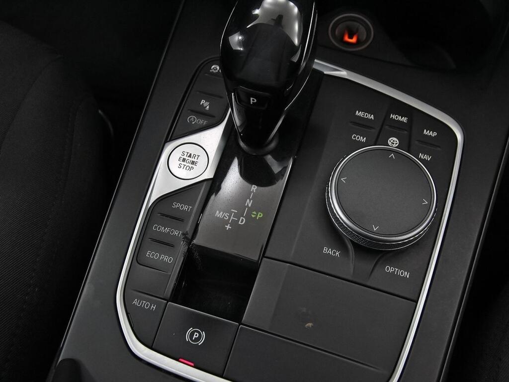 BMW Serie 1 118d Business Auto. 32