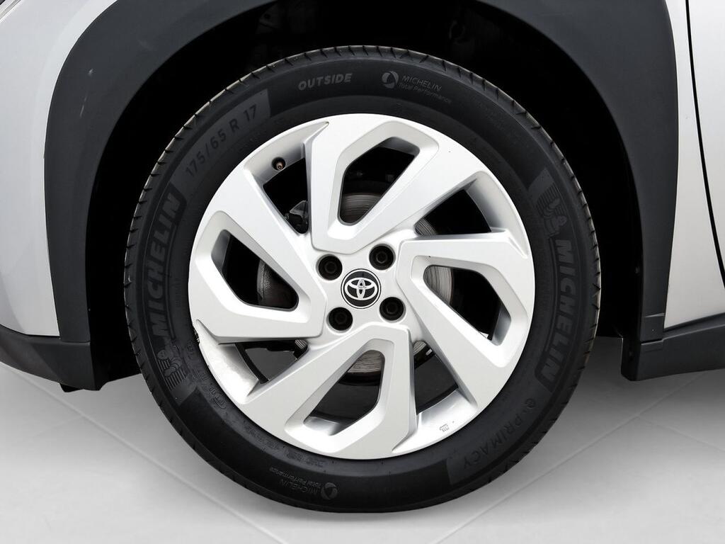 Toyota Aygo X Cross 1.0 VVT-I 72CV Play 8