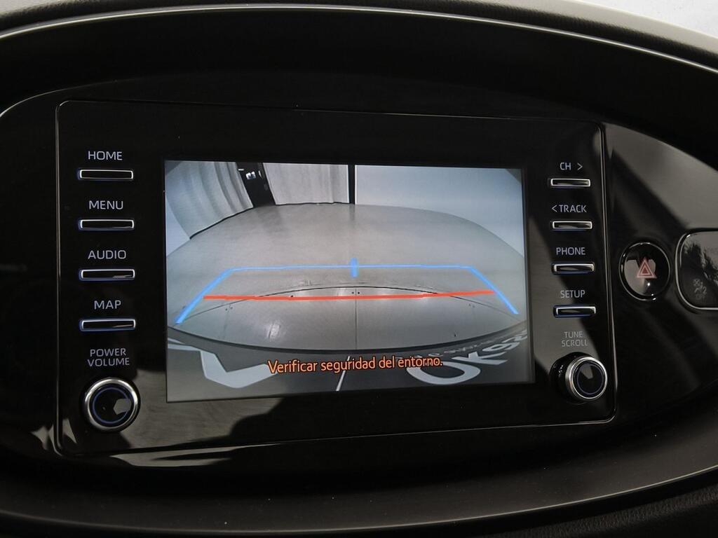 Toyota Aygo X Cross 1.0 VVT-I 72CV Play 22