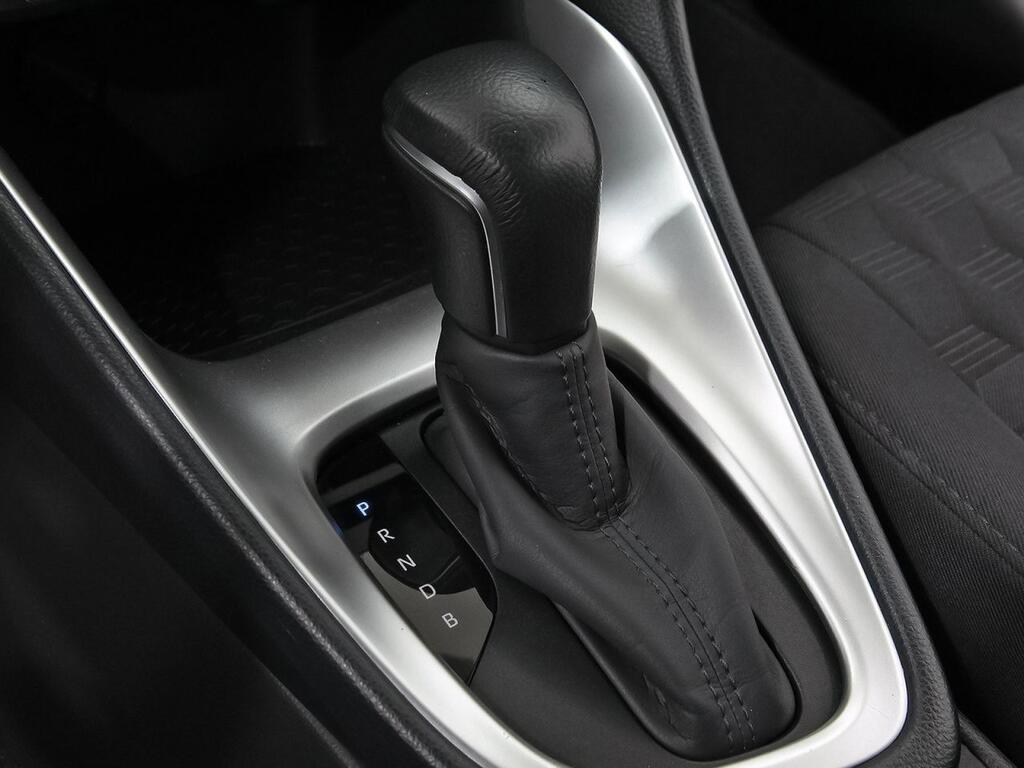 Toyota Yaris 1.5 120H Active Plus 28