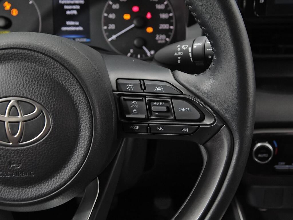 Toyota Yaris 1.5 120H Active Plus 16
