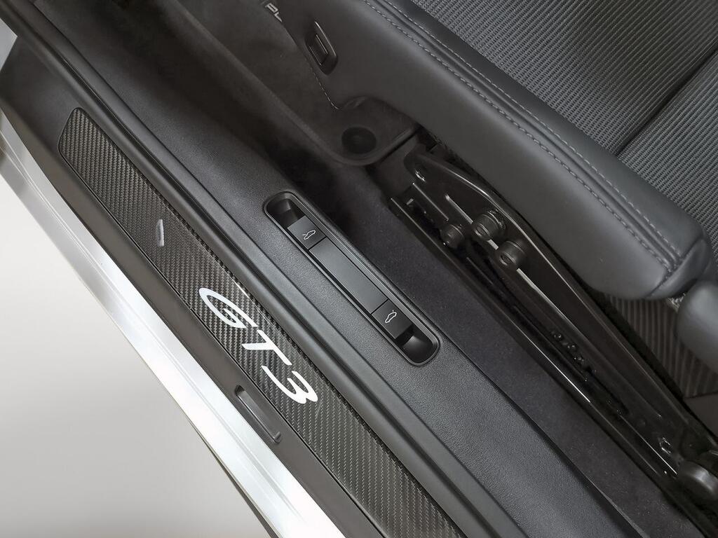 Porsche 911 GT3 Pack Touring 28
