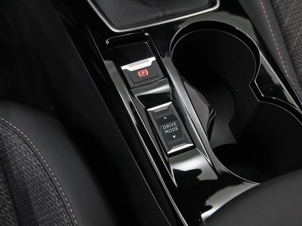 Peugeot 2008 Allure Puretech 100 S&S 6 Vel. MAN 32