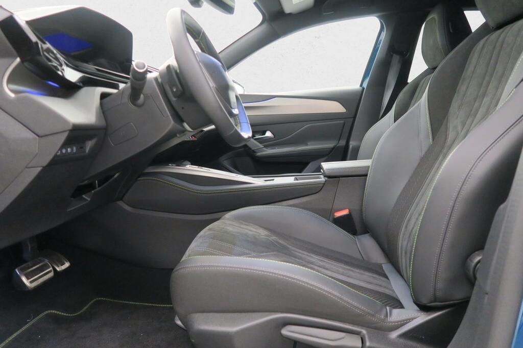 Peugeot 408 408 GT PHEV 180 e-EAT8 18