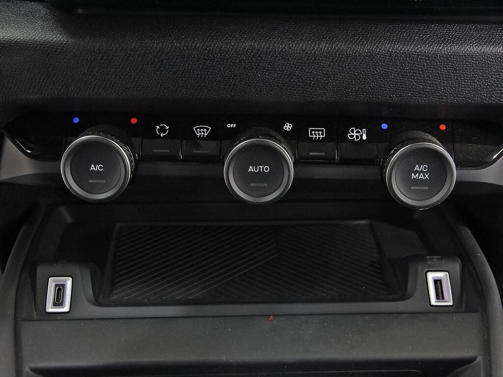 Citroën C4 PureTech 130 S&S 6v Shine 29