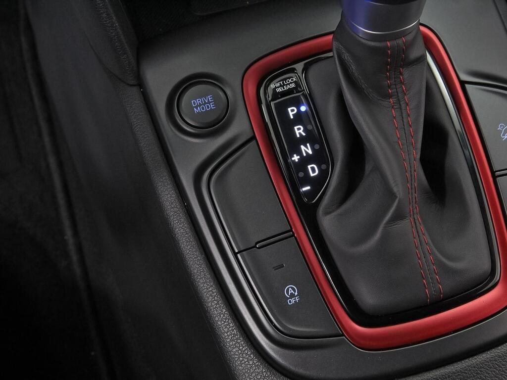 Hyundai Kona 1.6 TGDI Tecno Red 4X2 DT 31