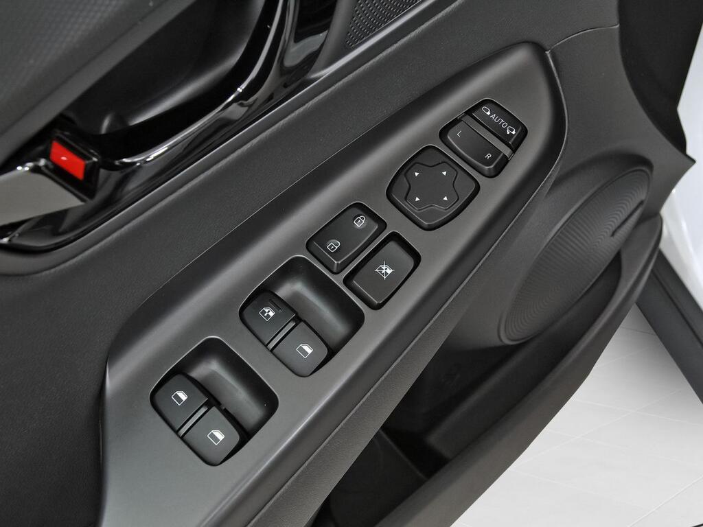 Hyundai Kona 1.6 TGDI Tecno Red 4X2 DT 12