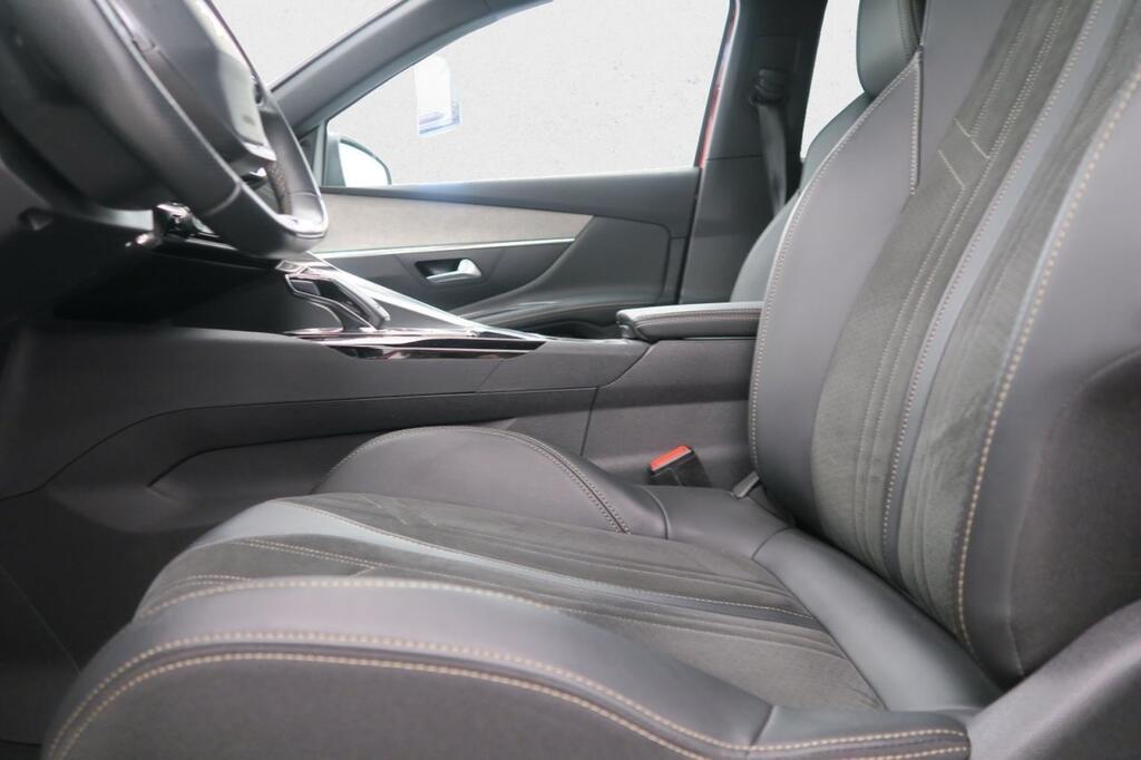 Peugeot 3008 GT 1.5 BLUEHDI 130CV S&S EAT8 5P 15