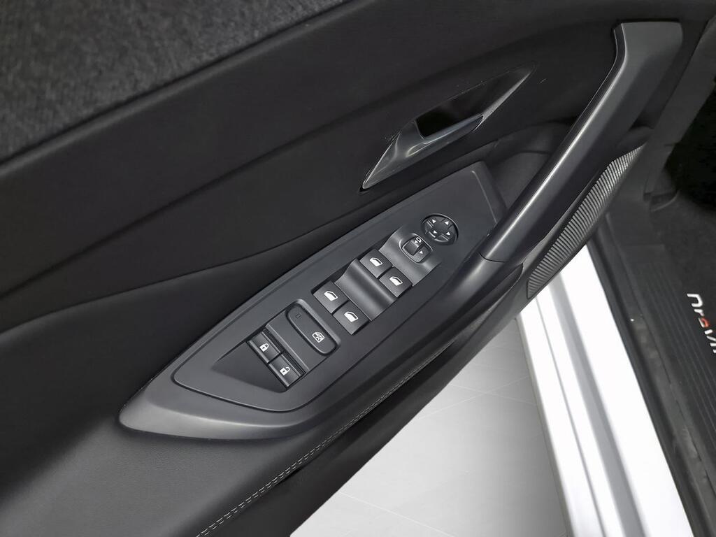 Peugeot 308 5P Allure PureTech 130 S&S MAN 12