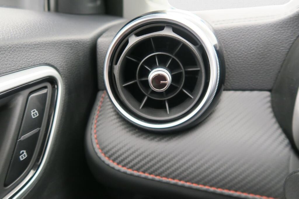 MG ZS LUXURY 1.5 106 CV 5P 14