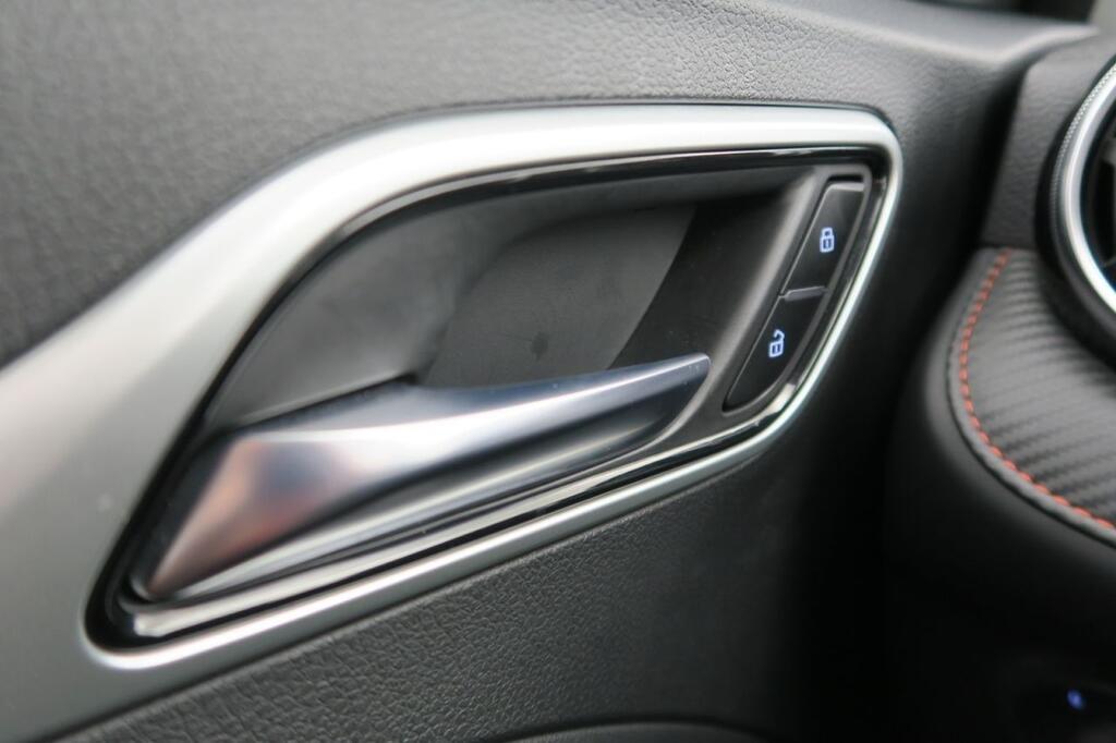 MG ZS LUXURY 1.5 106 CV 5P 7