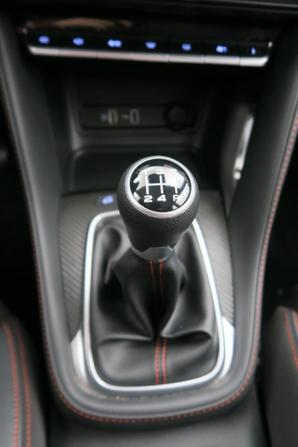 MG ZS LUXURY 1.5 106 CV 5P 13