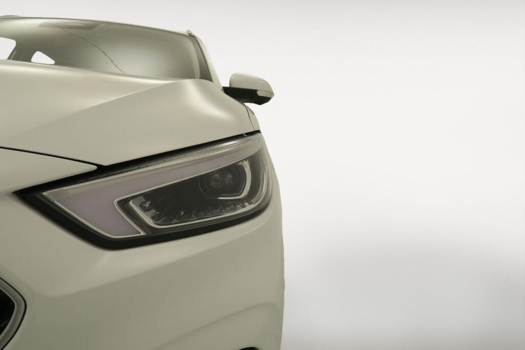 MG ZS LUXURY 1.5 106 CV 5P 28