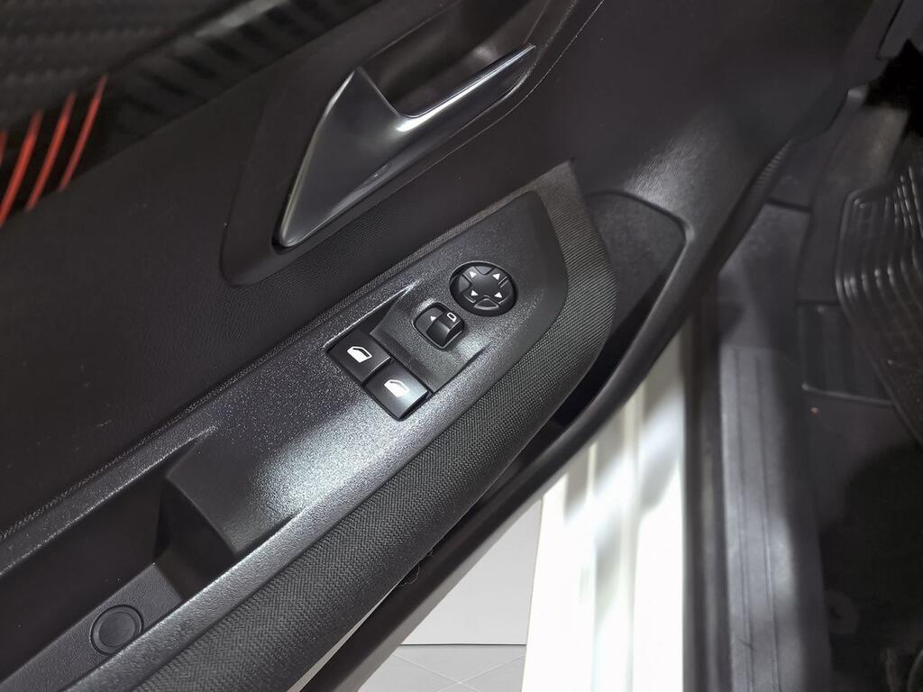 Peugeot 208 BlueHDi 73kW (100CV) Active 11
