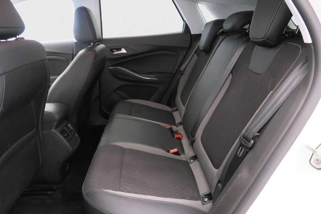 Opel Grandland X 1.2 Turbo Design Line 18